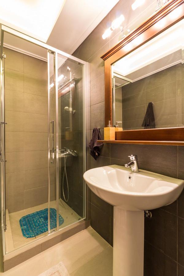 Comfortable And Spacious 2 Bdr Apt Атина Екстериор снимка