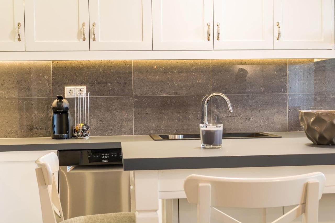 Comfortable And Spacious 2 Bdr Apt Атина Екстериор снимка